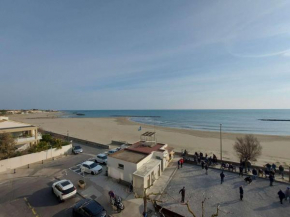 Grau d'Agde : Appartement 3 pièces avec terrasses à 20m de la plage - FR-1-423-265